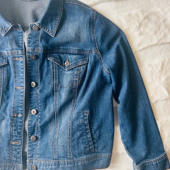 Style & Co Women's Classic Denim Jacket - Picture 5 of 6